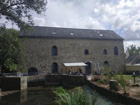 Le Moulin De Meral Montsûrs エクステリア 写真