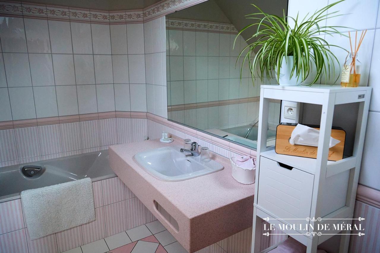 Le Moulin De Meral Montsûrs エクステリア 写真